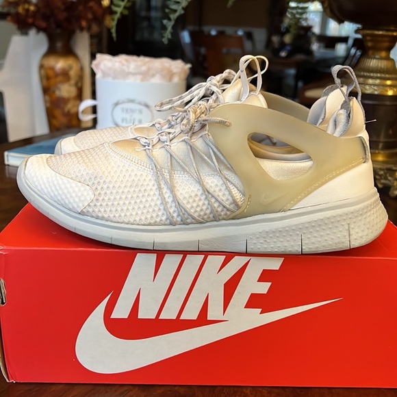 Nike Free Viritous Running Shoes. Size 7.5 - Picture 3 of 7